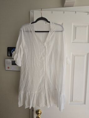 Lightweight White Button-Front Tunic Top